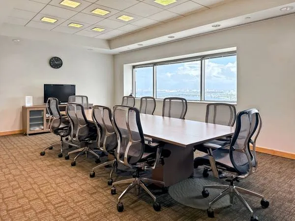 Regus Coworking: Hybrid Work, Fully Supported — thumbnail 3