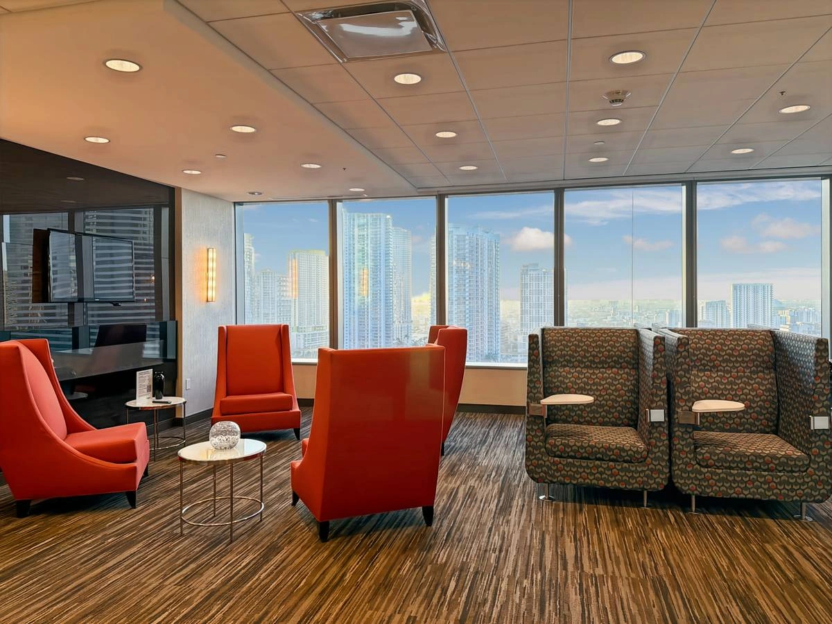 Regus coworking: When creative work needs a real DESK — thumbnail 6