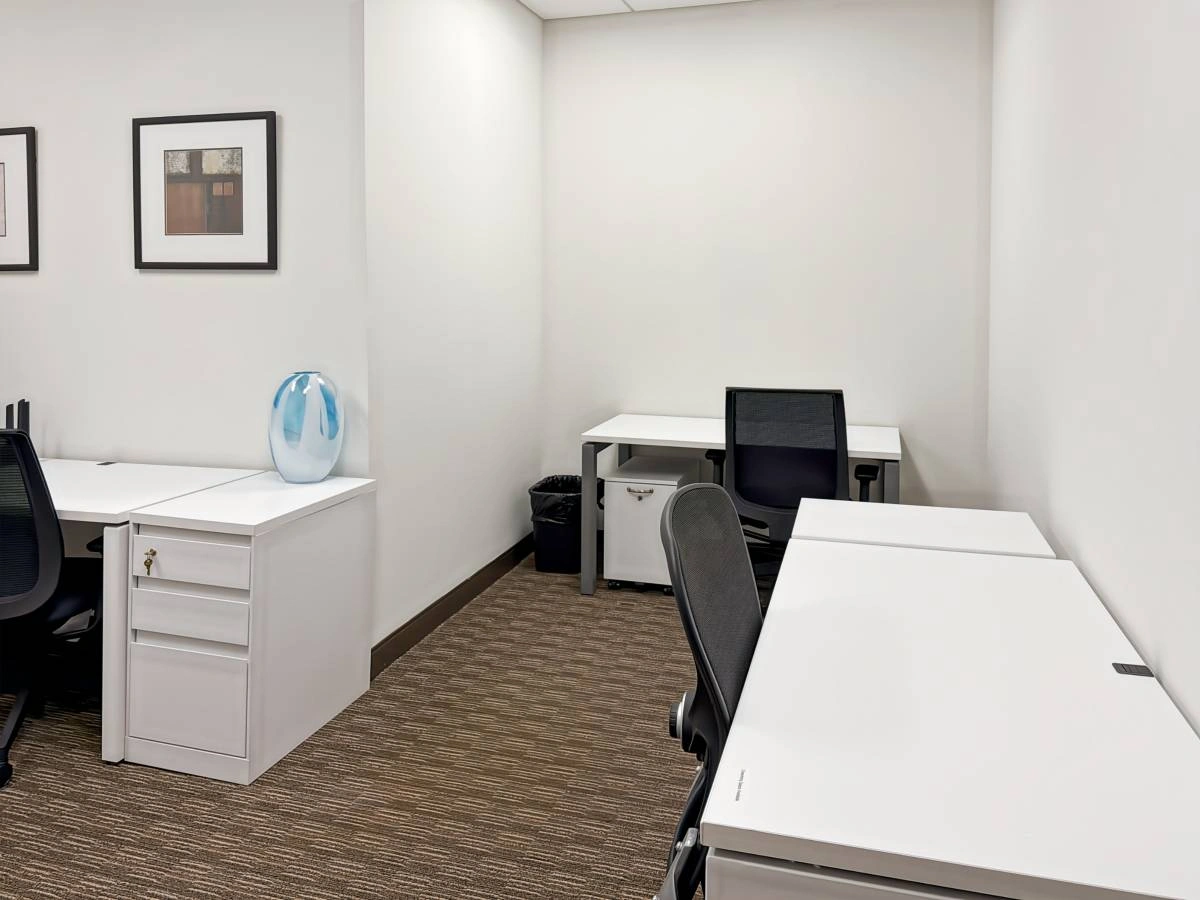 Regus coworking: When creative work needs a real DESK — thumbnail 2
