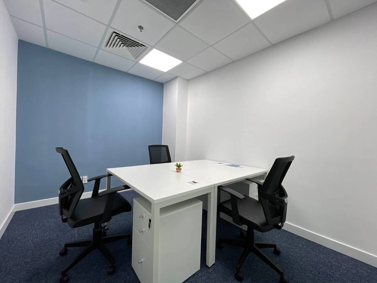 $129 No assembly required with our coworking office (Miami) — thumbnail 2