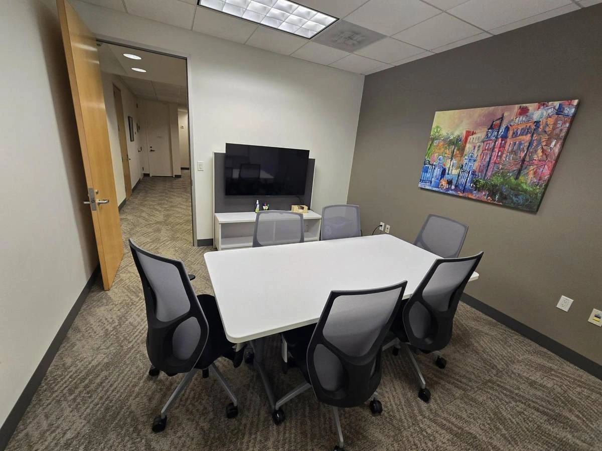 Professional Office Space – First Month FREE for New Clients! — thumbnail 3