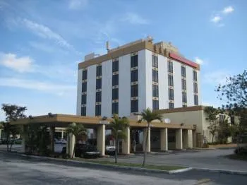 Bank Of America $895 Office space or hair salon for rent