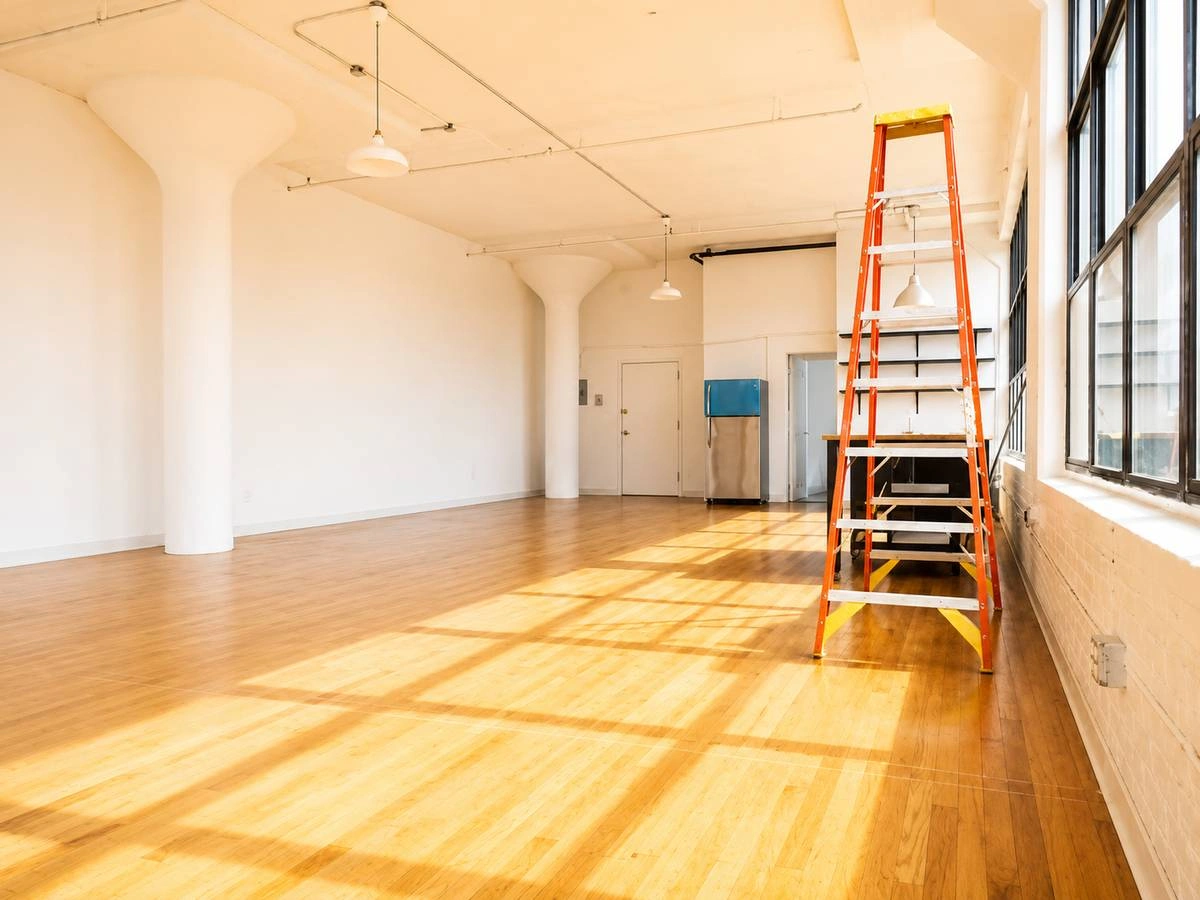 $2,500 / 900ft2 - Commercial CORNER LOFT____Private Bath InSpace___HighCeiling___Windows (WILLIAMSBURG right @ L train MORGAN STOP_________________) — thumbnail 7