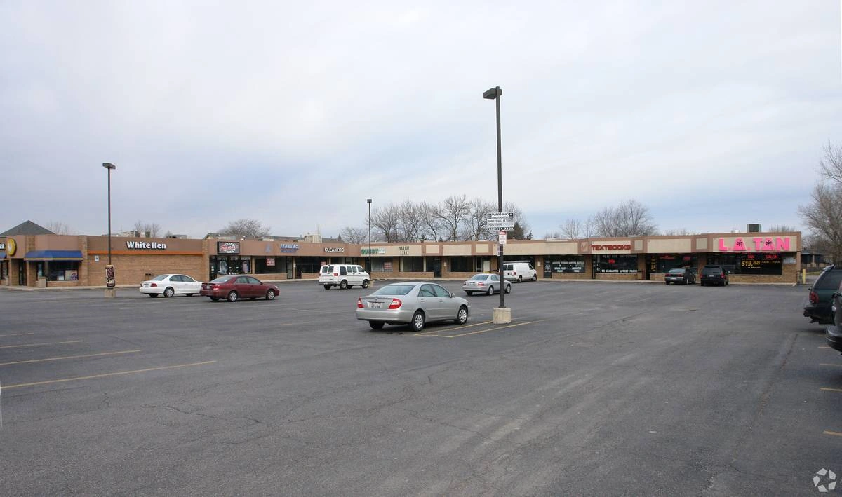 STORE FRONT FOR LEASE