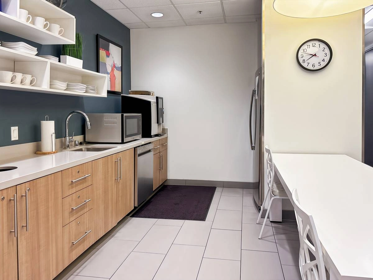 $59 Meeting Room at Burbank: Project a Professional Image (Burbank) — photo 2