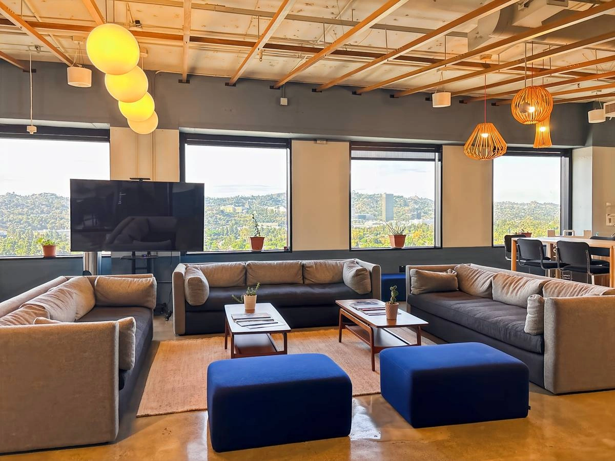 $584 Start in a small office with 35% off (Burbank) — photo 3
