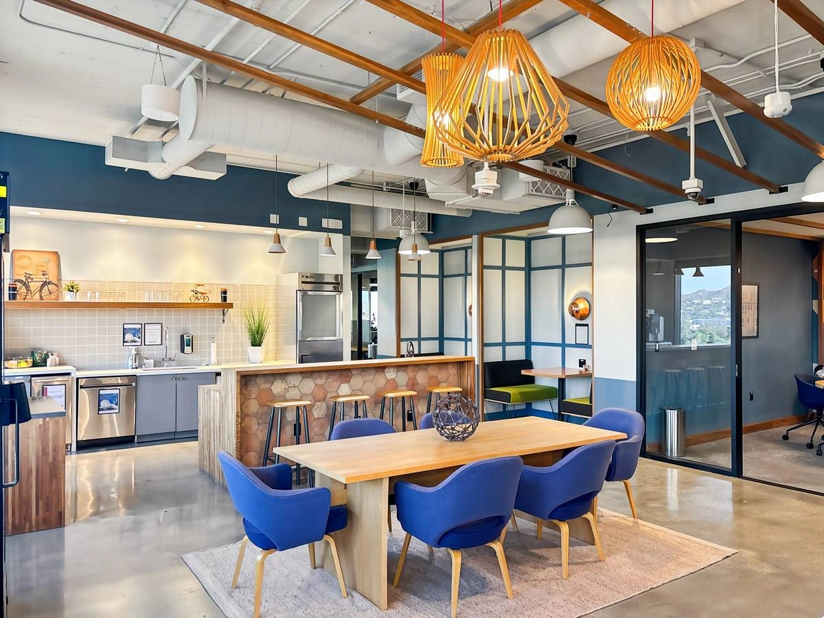 $584 Start in a small office with 35% off (Burbank) — photo 6