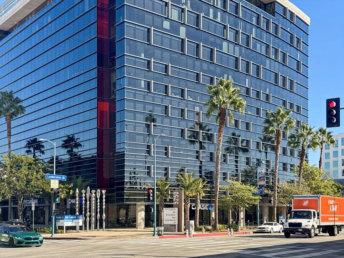 $339 Level-Up Your Work Habits with Our Coworking Space (North Hollywood) — photo 7