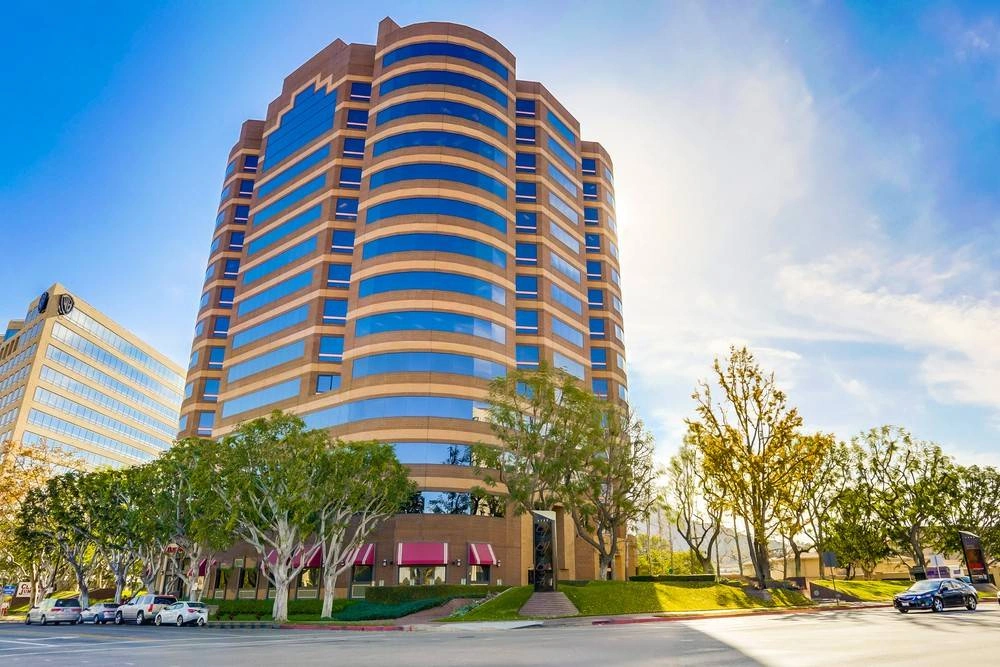 $800 / 91ft2 - August Move-In: Office Space - Burbank — photo 1