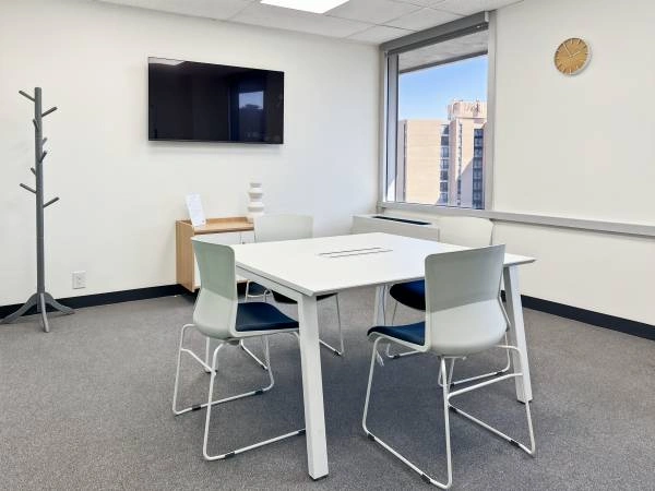 Seasonal Deal: Reserve Your Desk and Save 20% — thumbnail 2