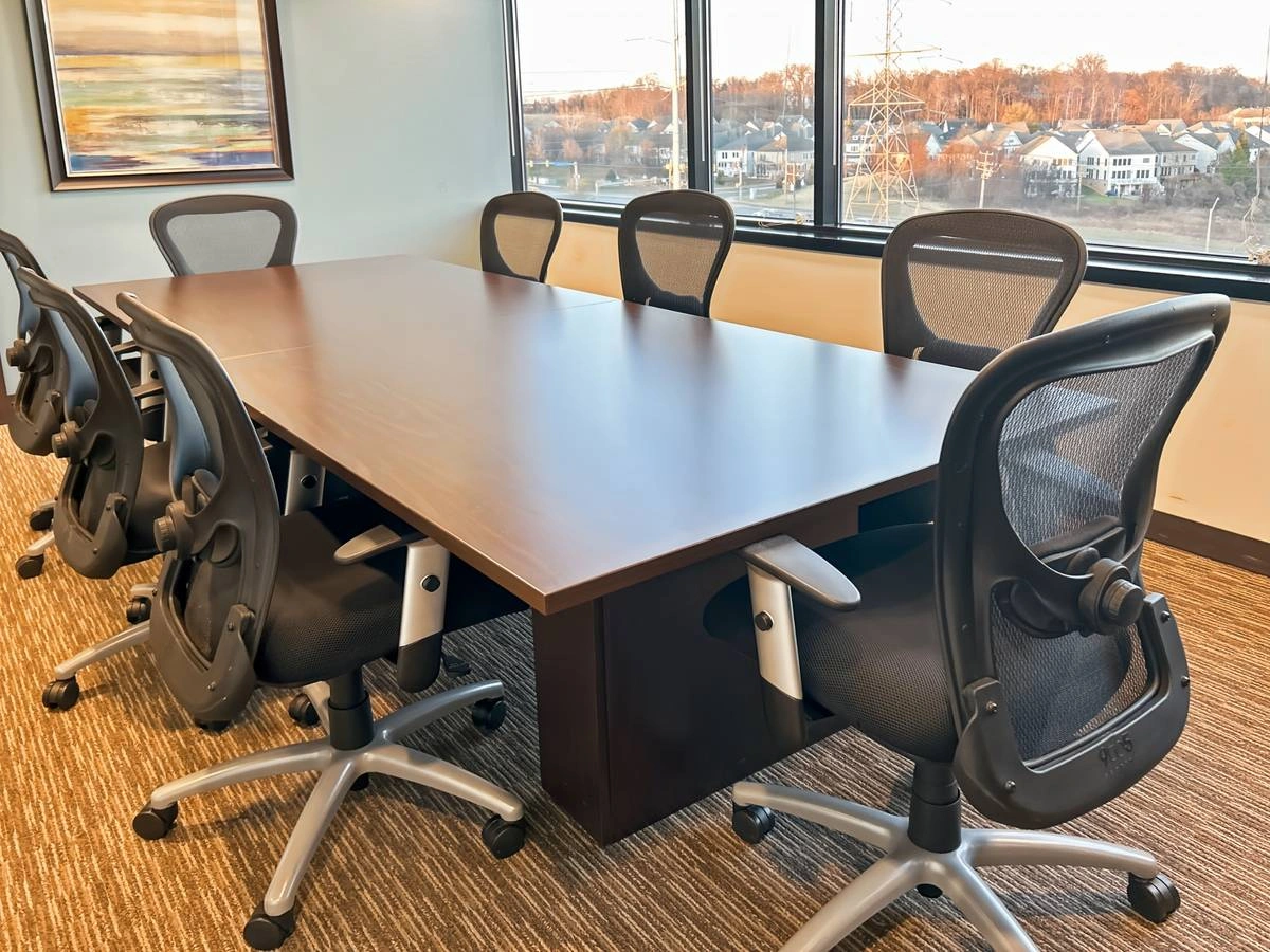 Creative office space | calm, bright, and ready — photo 5