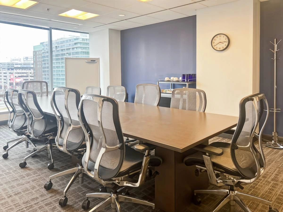 Seasonal Deal: Reserve Your Desk and Save 20% — photo 6