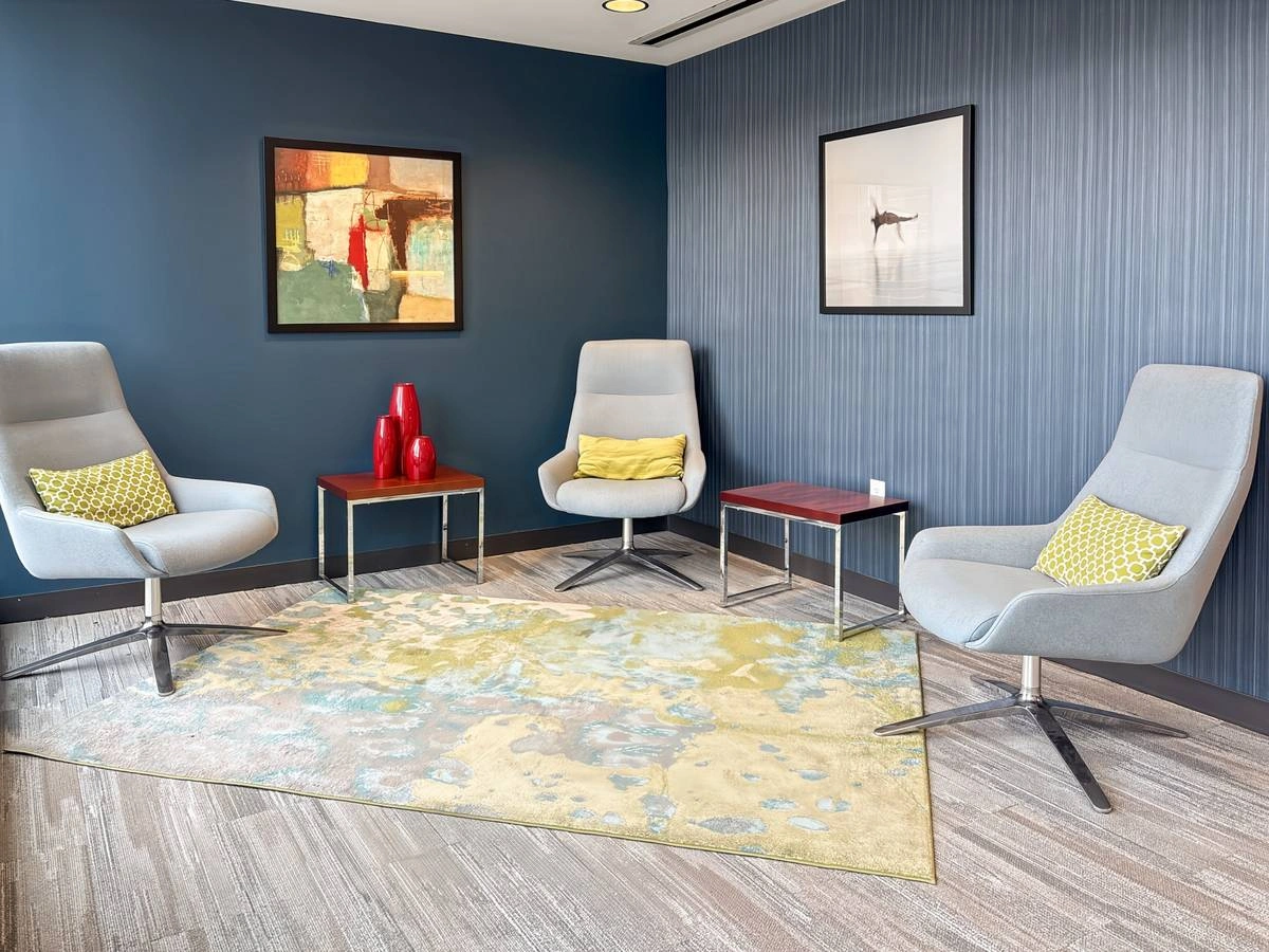 $2,118 Spacious private office – meeting room access included — thumbnail 8