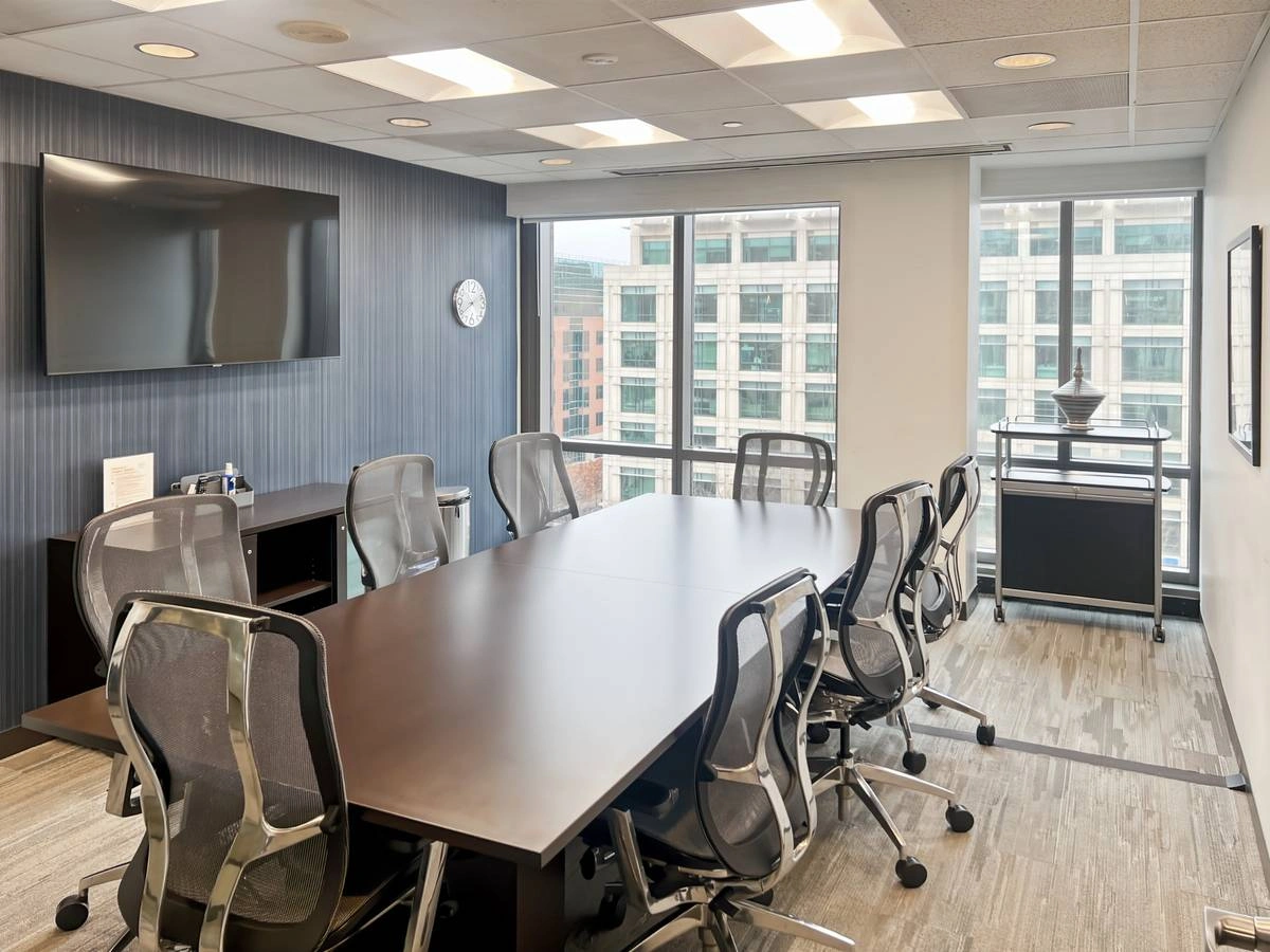 $2,118 Spacious private office – meeting room access included — thumbnail 5