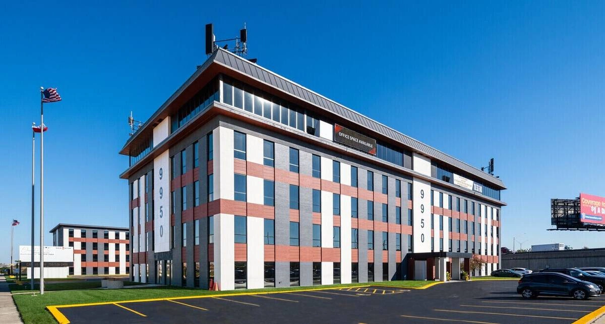 $8,075 / 4507ft2 - NEW MODERN 4507 SF SPACE BY O'HARE INTN'L, I-294, ROSEMONT + MORE! (Schiller Park, Franklin Park, Northlake, Rosemont, Norridge) — photo 1