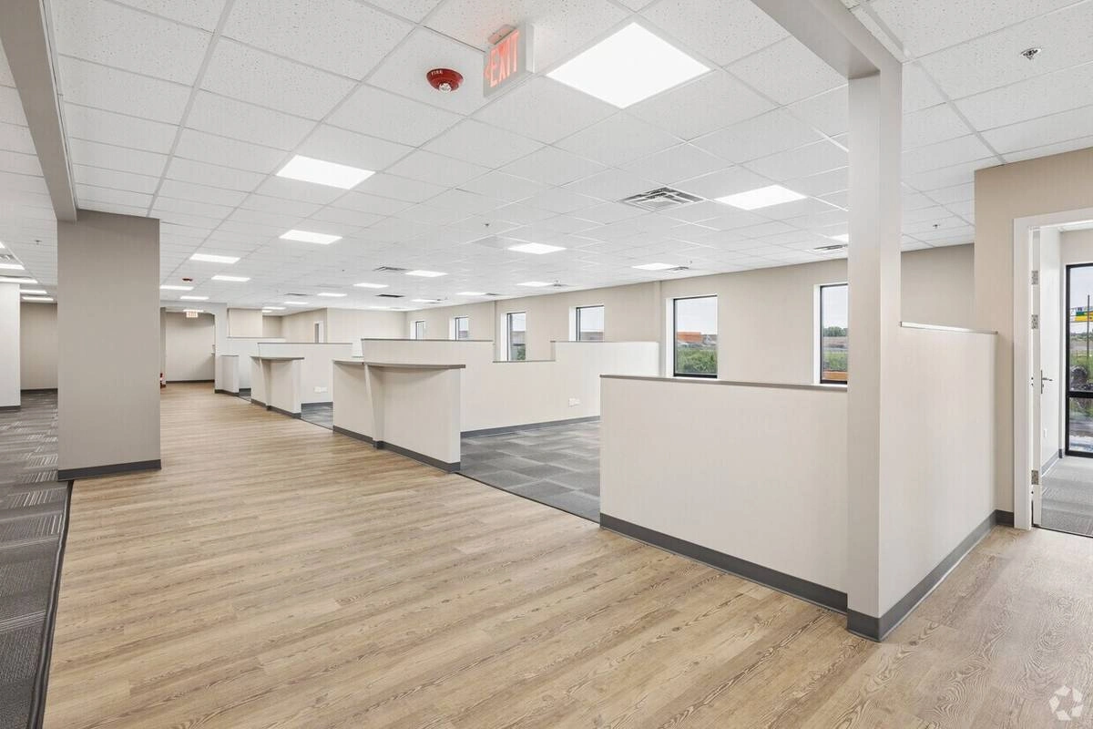 $8,075 / 4507ft2 - NEW MODERN 4507 SF SPACE BY O'HARE INTN'L, I-294, ROSEMONT + MORE! (Schiller Park, Franklin Park, Northlake, Rosemont, Norridge) — thumbnail 3
