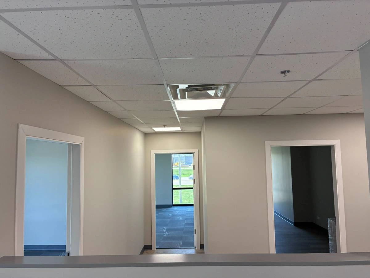 $8,075 / 4507ft2 - NEW MODERN 4507 SF SPACE BY O'HARE INTN'L, I-294, ROSEMONT + MORE! (Schiller Park, Franklin Park, Northlake, Rosemont, Norridge) — thumbnail 5