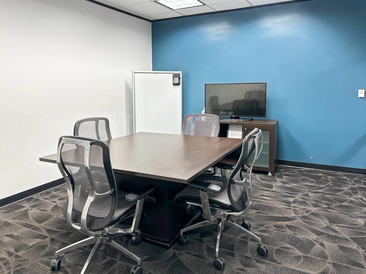 $129 Hot Desk, Powered by Smart Technology (Houston) — thumbnail 6