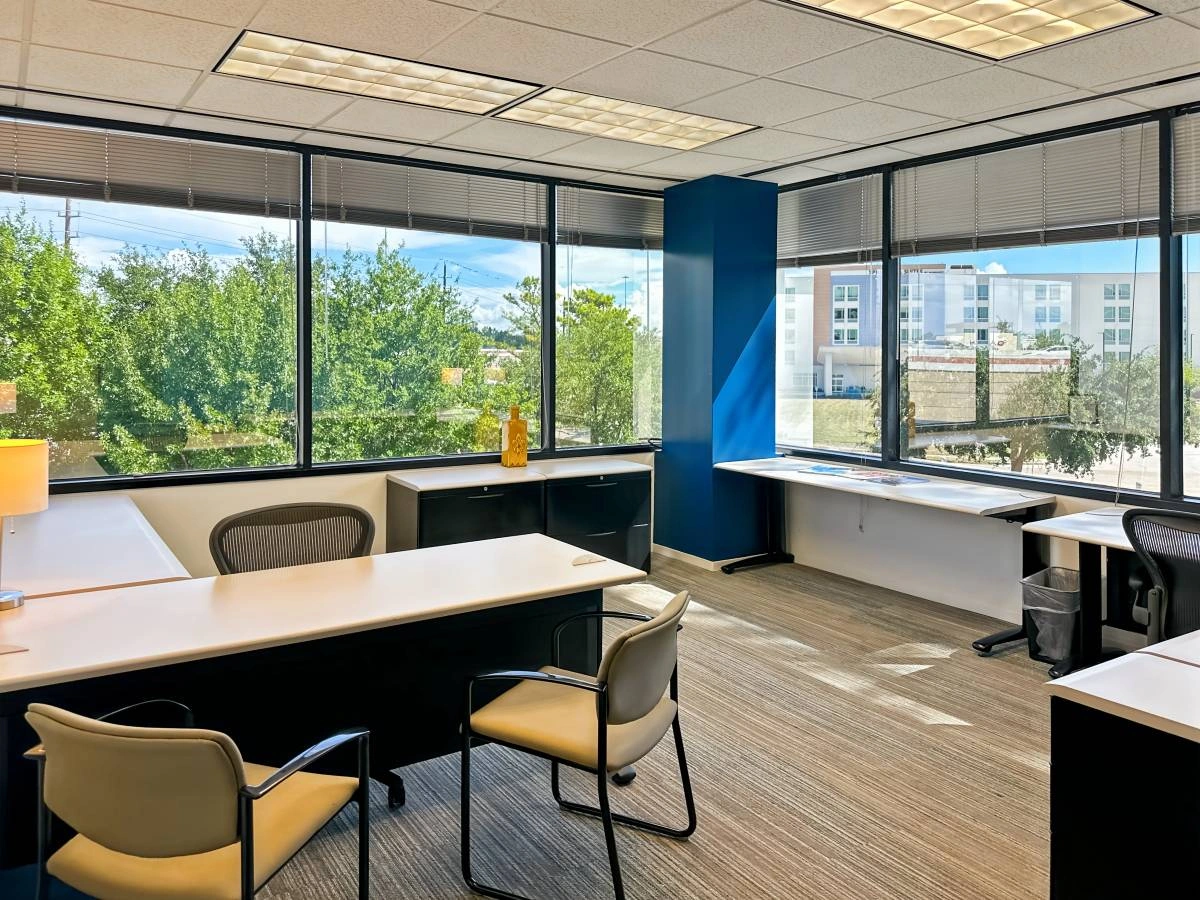 $1,998 Office space built for entrepreneurs and small companies (Houston) — photo 1