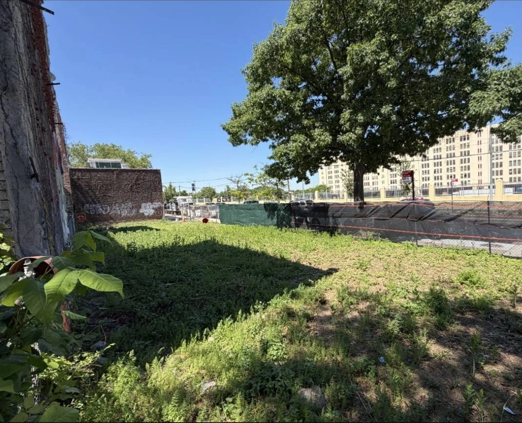 Land for rent (SUNSET PARK, PARK SLOPE, BROOKLYN)