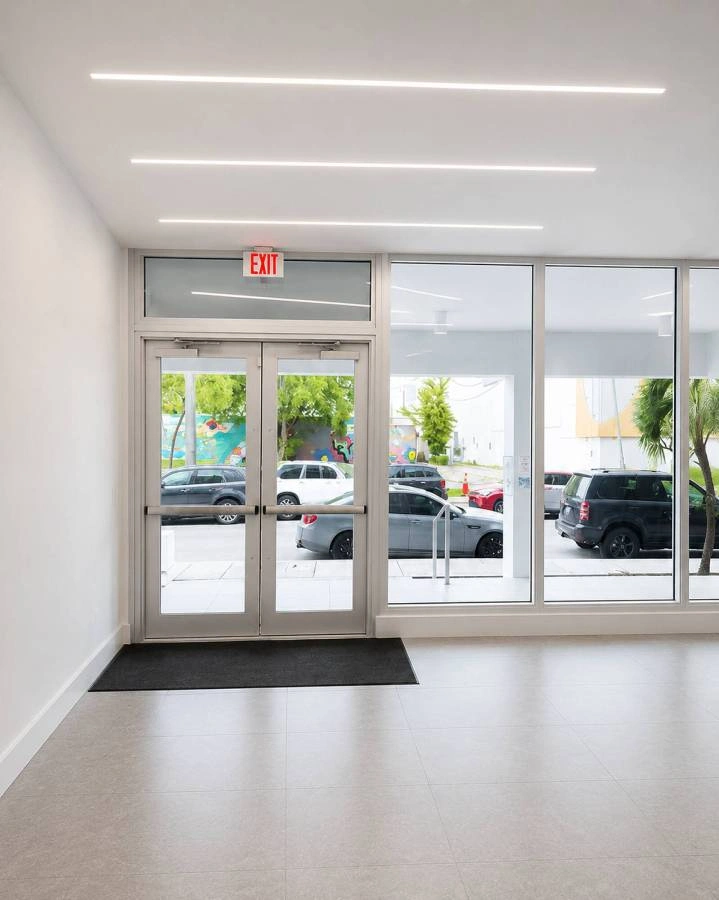 $3,599 / 600ft2 - NEW GROUND-FLOOR RETAIL SPEC SUITE on Biscayne Blvd- Miami — thumbnail 2
