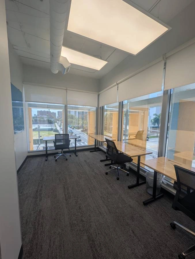 $834 / 150ft2 - ☀️ BACK TO SCHOOL?? Come back to the Office PRIVATE OFFICES in MIAMI (Miami) — thumbnail 3