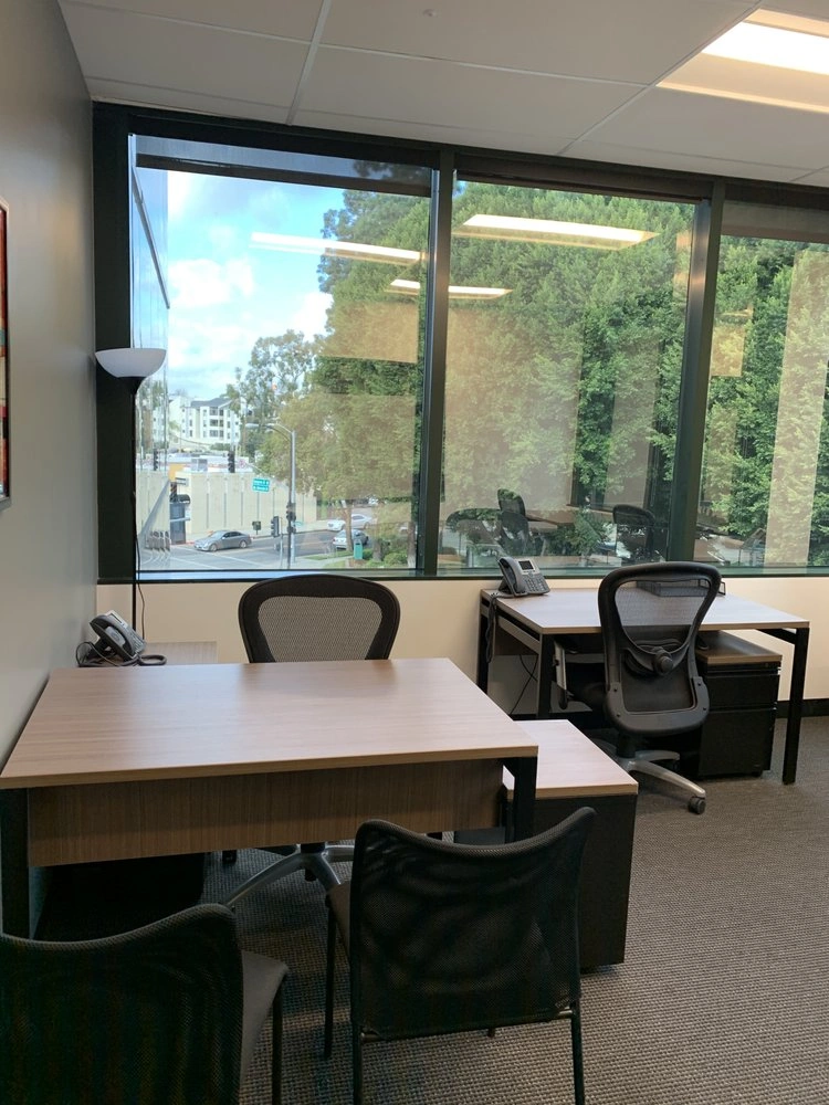 Day Desk - Regus Burbank Media District — photo 2