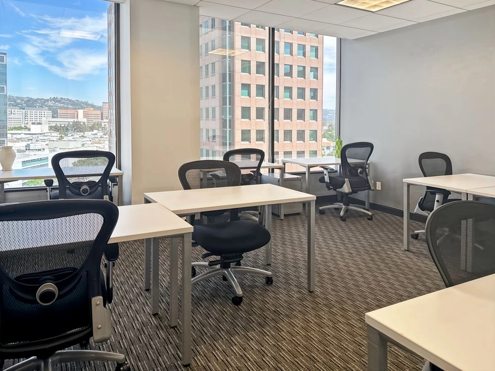 Private Office for 5 - Regus Oppenheimer Tower — photo 3