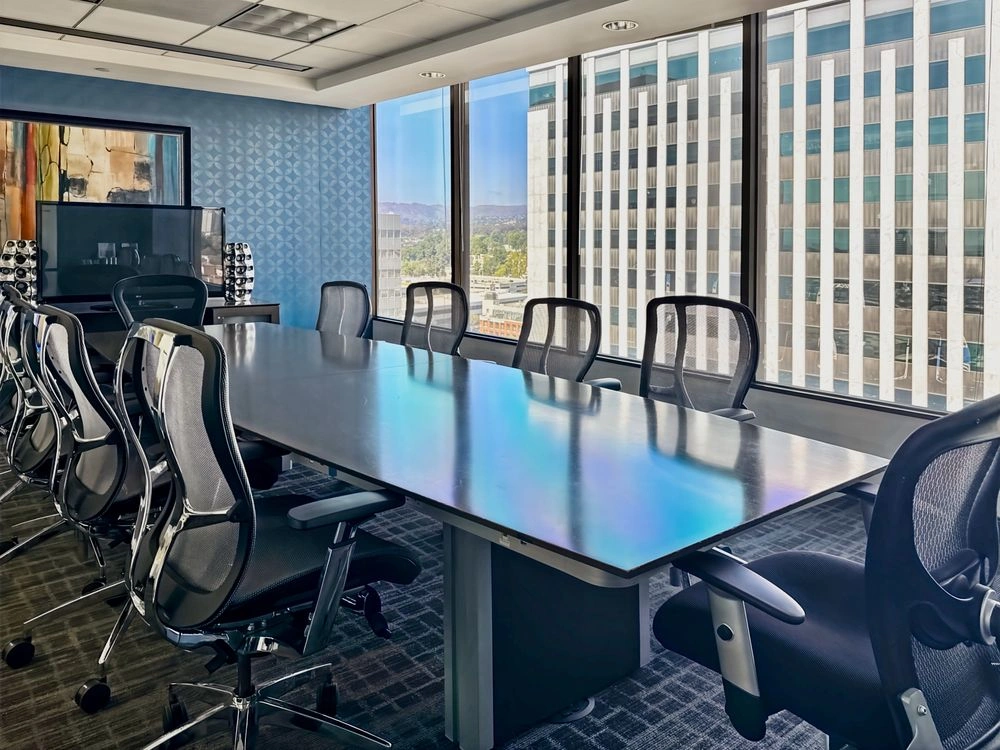 Private Office for 10 - Regus Oppenheimer Tower — photo 3
