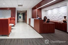 Day Office for 6 - Regus US Bank Tower — photo 2