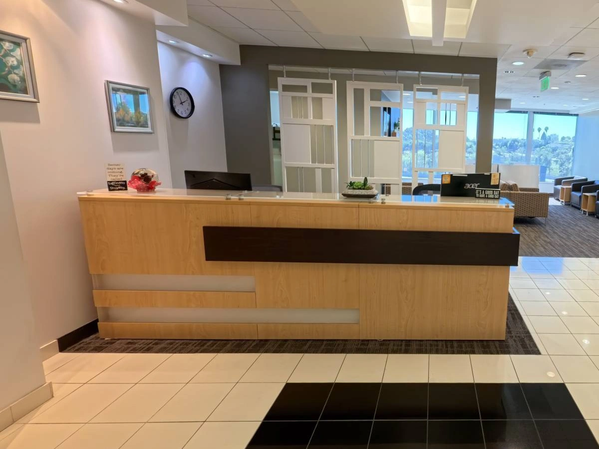 $129 No assembly required with our coworking office (Los Angeles) — photo 4