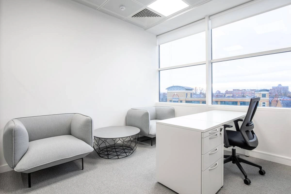 $809 Office space with a polished, professional feel (Los Angeles) — photo 2