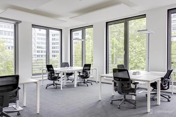 Regus S 1st Street — Day Office 2 Persons — Hourly — photo 2