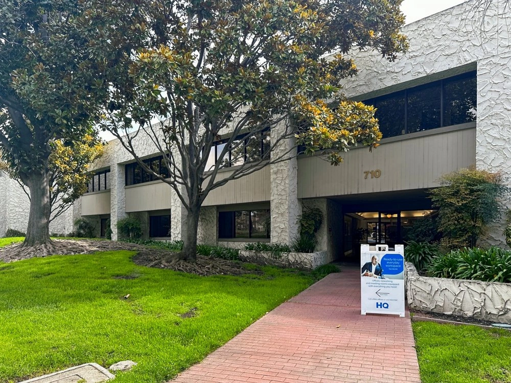 Regus Lakeway Drive — Private Office — 1 Person — Monthly, photo 4