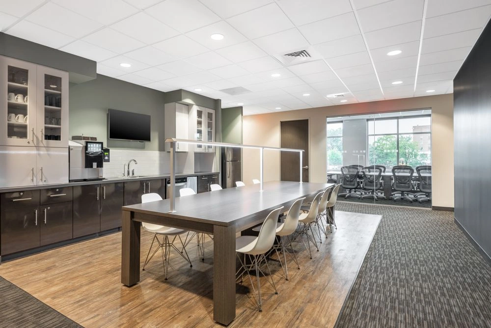Regus Lakeway Drive — Day Office — 2 Persons — Hourly, photo 3
