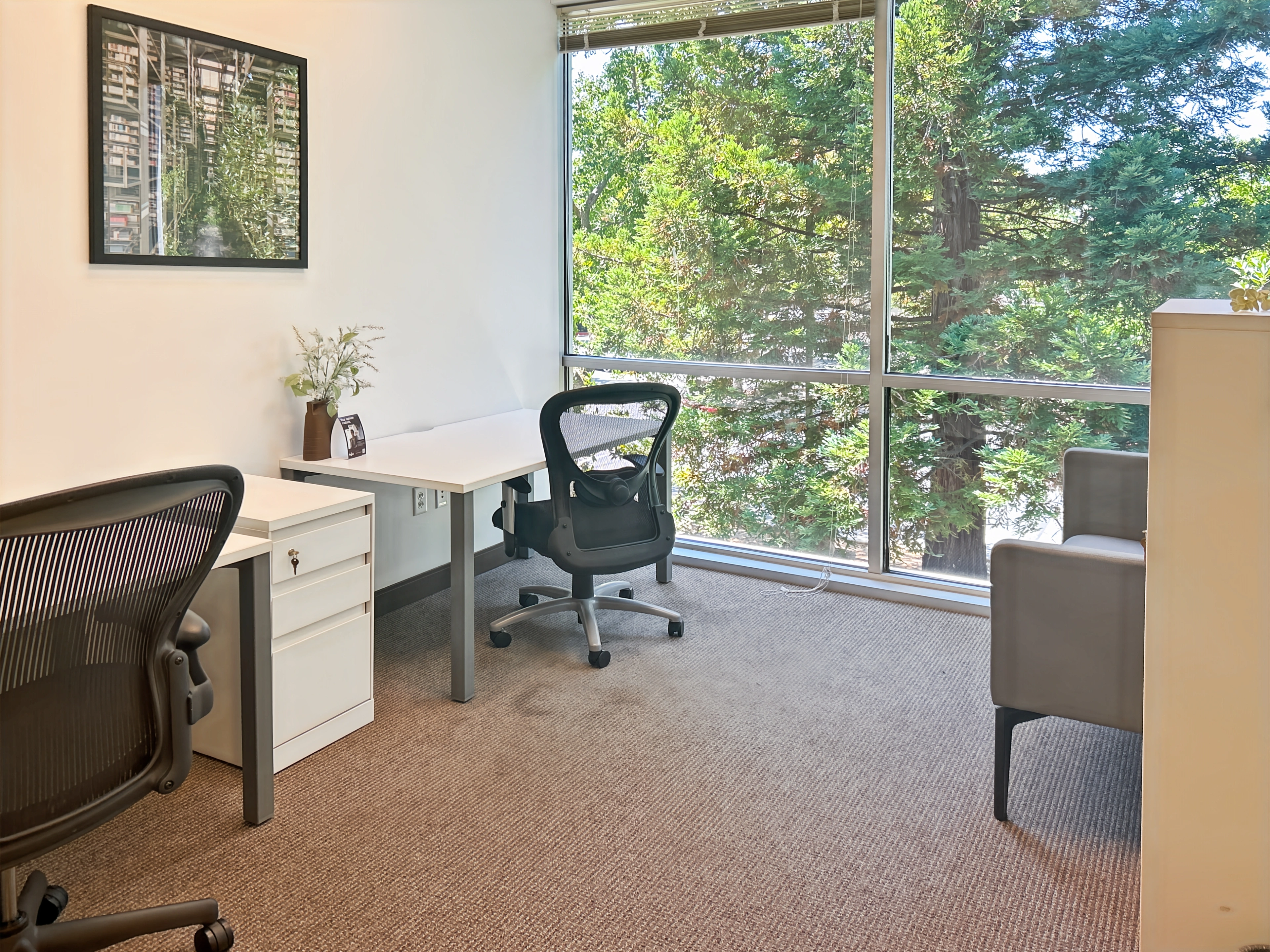 Regus Iron Point Folsom — Day Office for 3 — Hourly — photo 4
