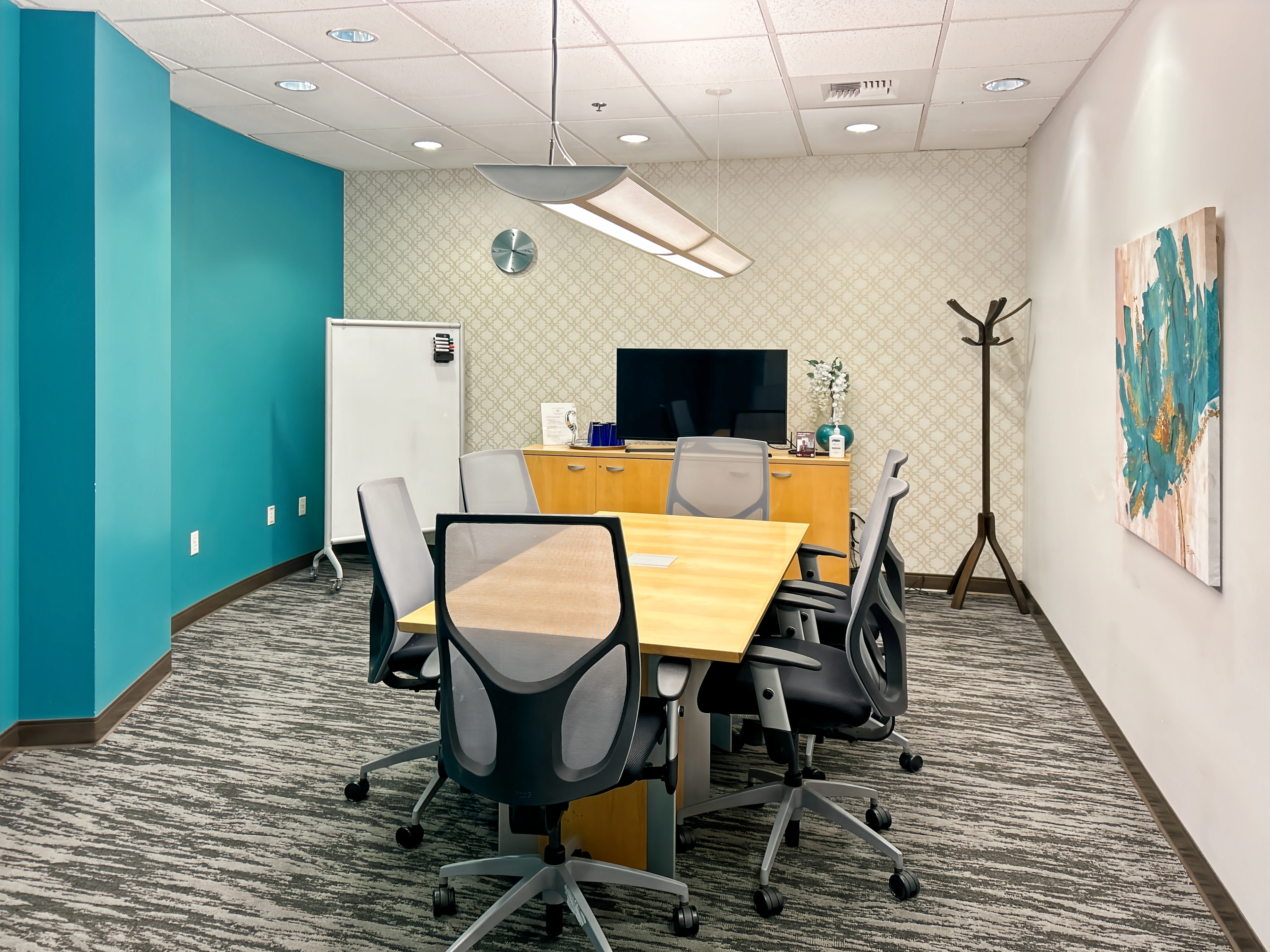 Regus Iron Point Folsom — Day Office for 8 — Hourly — photo 4