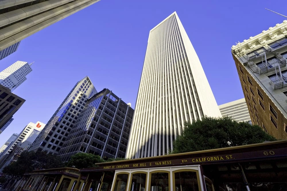 Regus 50 California Street — Day Office 5 Persons — Hourly