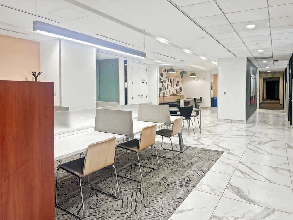 Regus 50 California Street — Day Office 7 Persons — Hourly