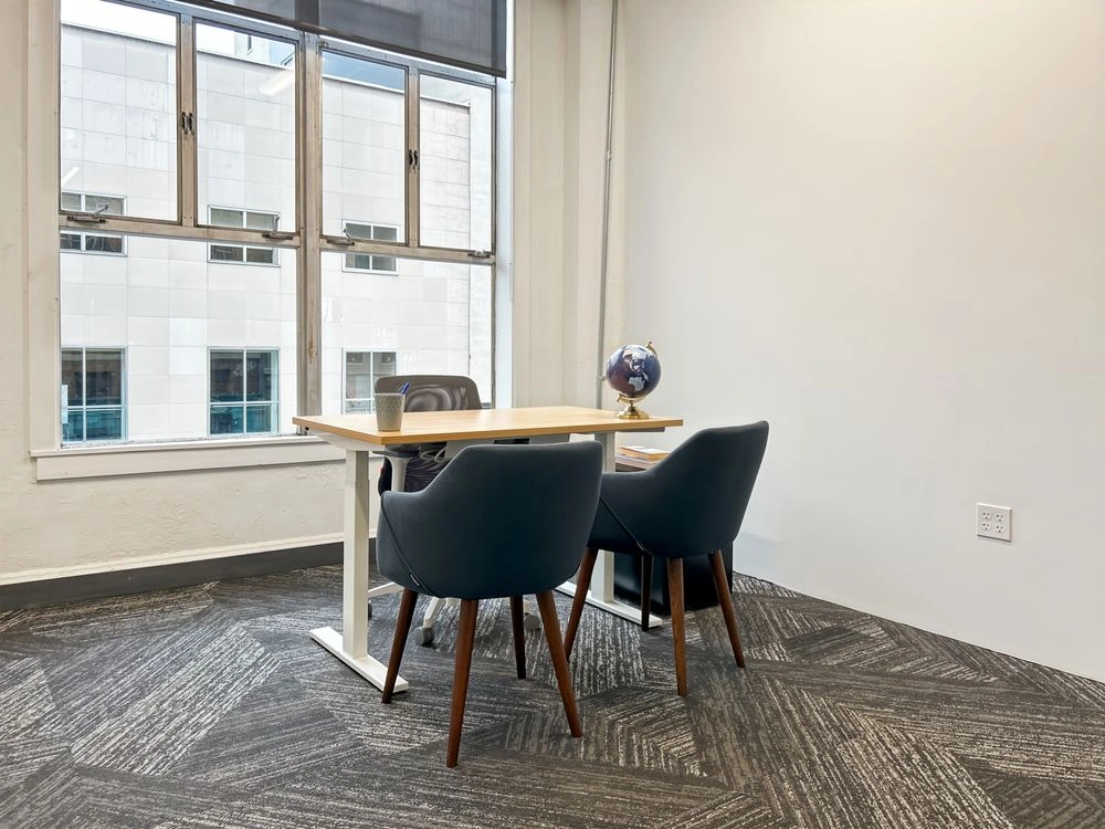 Regus Tribune Building — Private Office 3 Persons — Monthly — photo 2