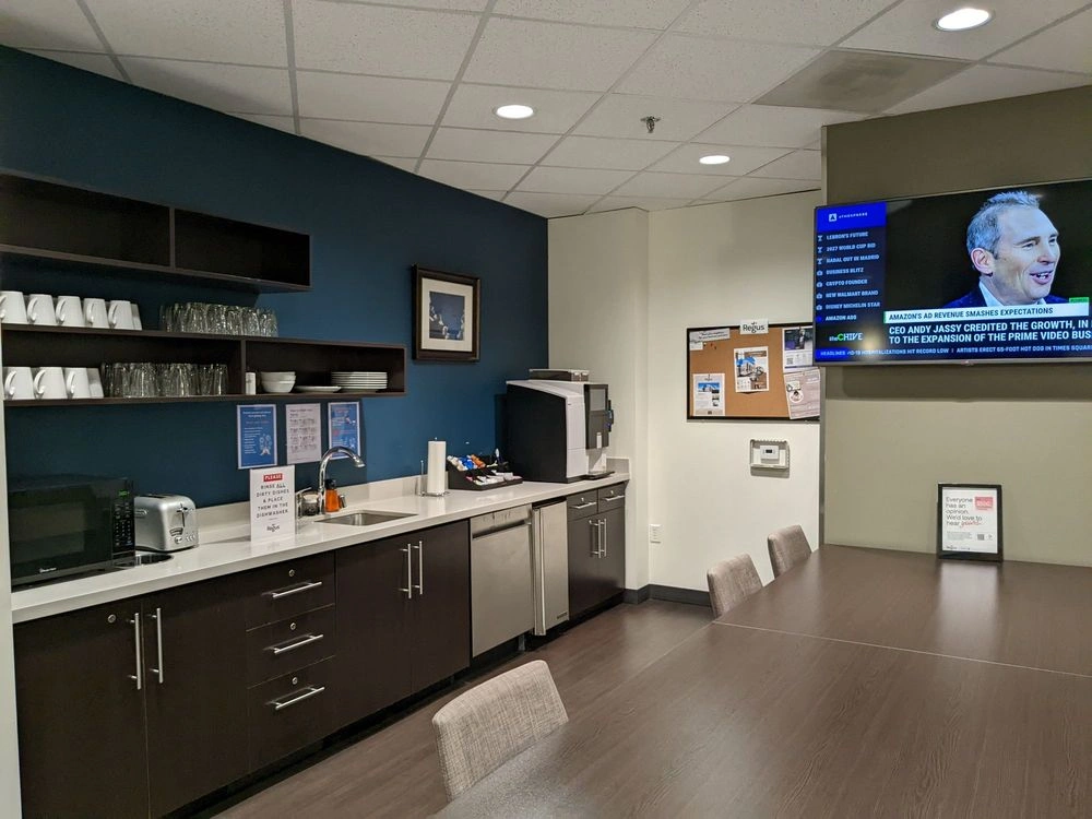 Regus Downtown Walnut Creek — Day Desk 1 Person — Hourly — photo 4