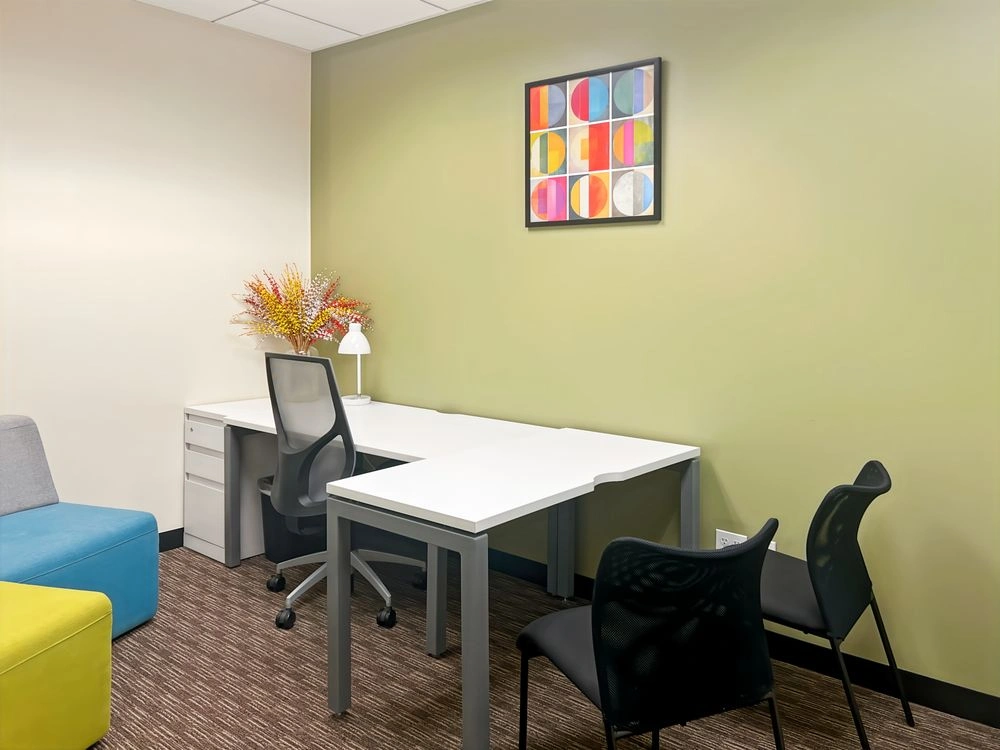 Regus Treat Boulevard — Day Office 4 Persons — Hourly