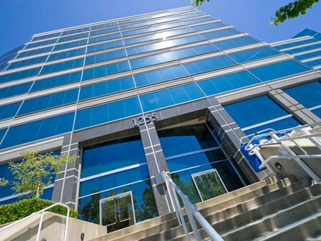 Regus Treat Boulevard — Day Office 8 Persons — Hourly — photo 2