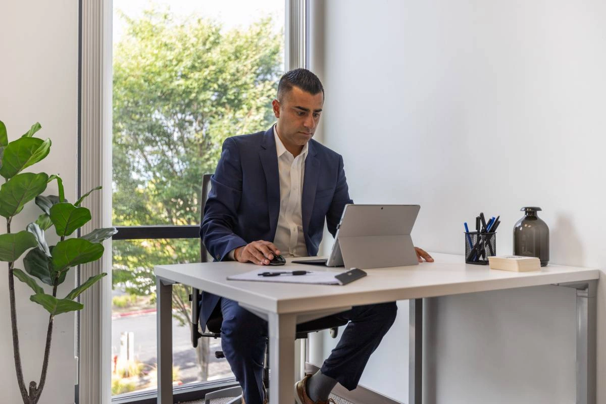 Start in a small office with 25% off — photo 3