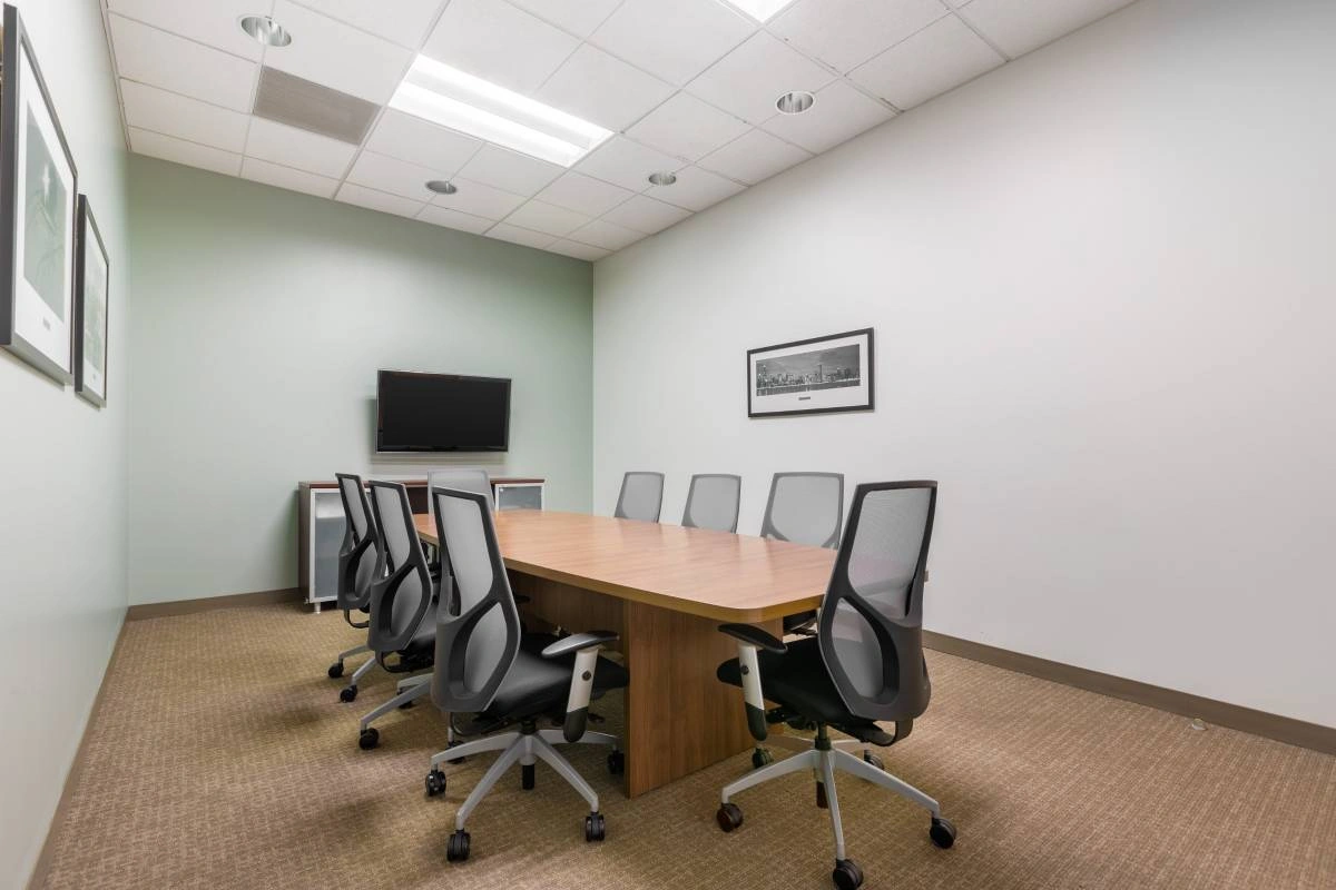 MOVE IN READY large office for entrepreneurs — photo 6