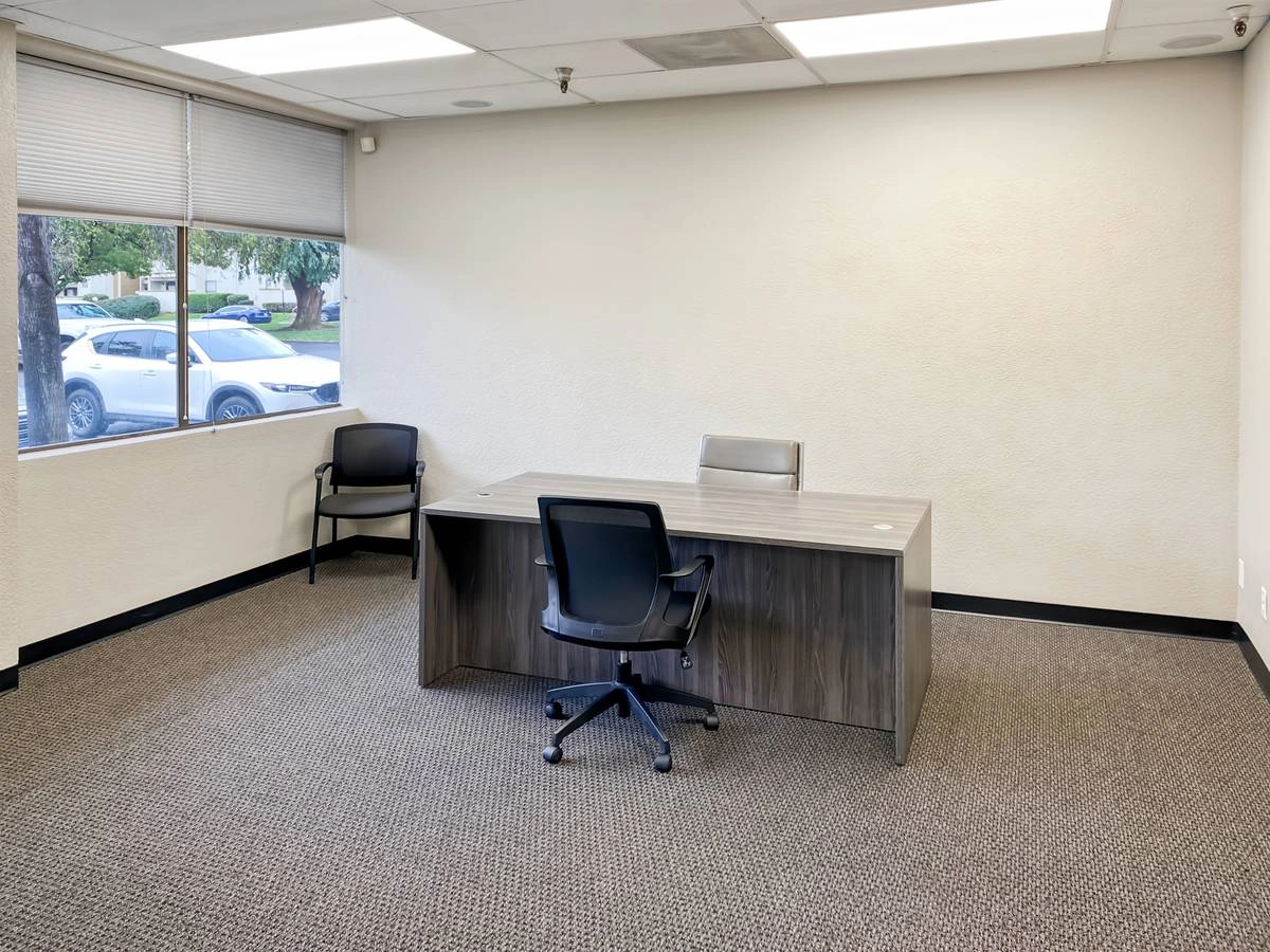 Spacious Team Office – High-Speed Internet & 24/7 Access — photo 2