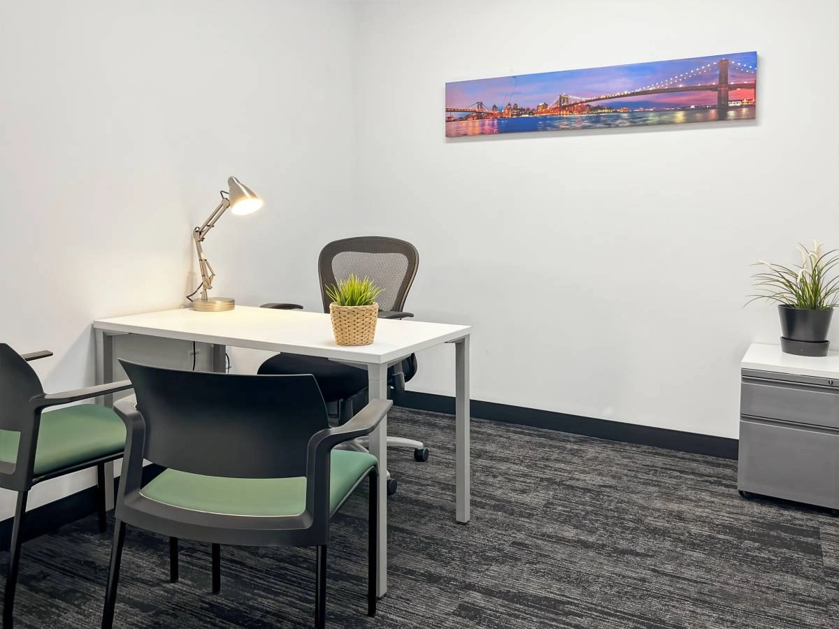 Seasonal deal ???? Spacious private office — photo 3