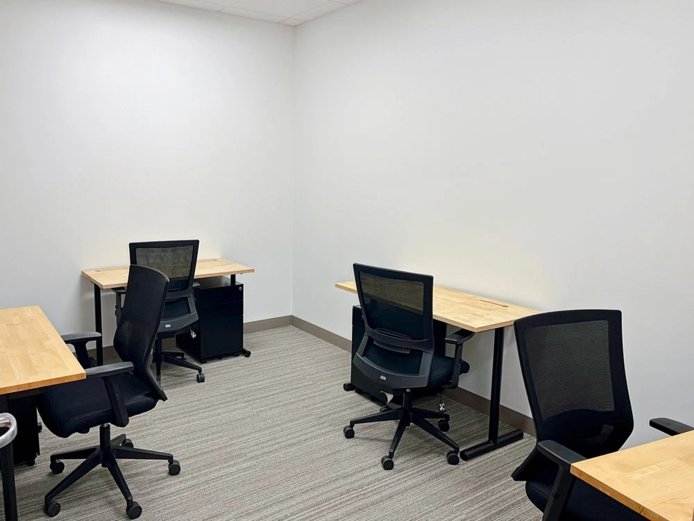 Regus 15 Enterprise — Meeting Room — Hourly Option 07 — photo 4