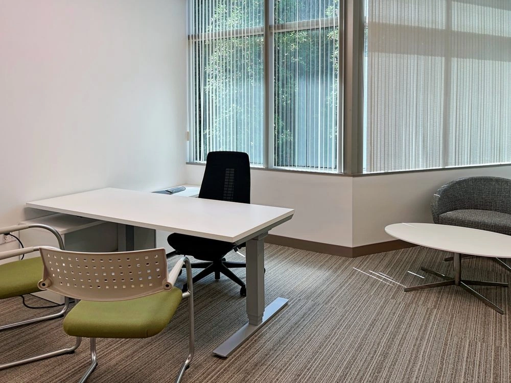 Regus 15 Enterprise — Meeting Room — Hourly Option 12 — photo 2